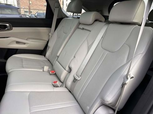 Used 2023 Kia Sorento S w/ Panoramic Sunroof Package image 20