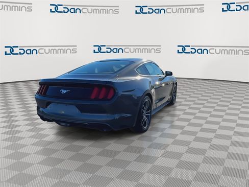 Used 2017 Ford Mustang Coupe image 7