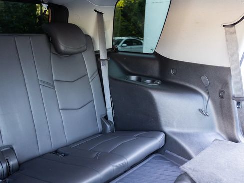 Used 2019 Cadillac Escalade Premium Luxury w/ Escalade Sport Edition AWD/4WD image 33