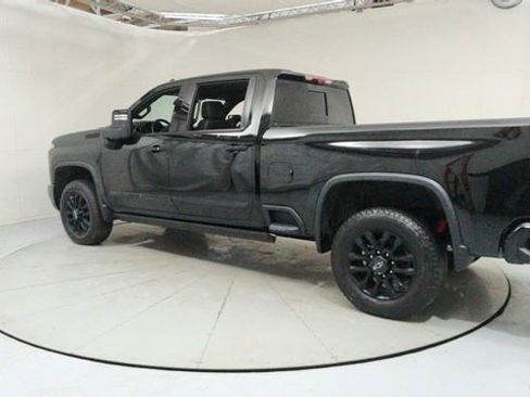 Used 2025 Chevrolet Silverado 2500 High Country w/ Midnight Edition image 3