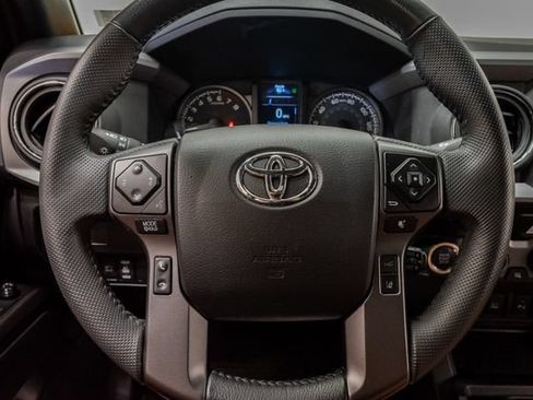 Used 2022 Toyota Tacoma TRD Sport w/ Technology Package AWD/4WD image 14