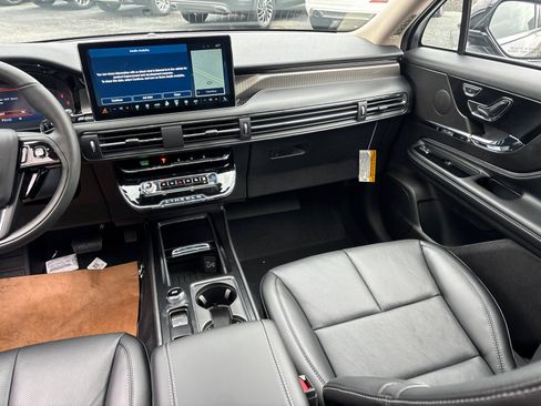 New 2026 Lincoln Corsair Reserve image 32