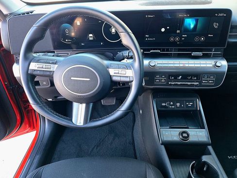 Certified 2025 Hyundai Kona SEL image 9