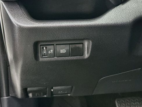 Used 2025 Toyota RAV4 LE AWD/4WD image 17