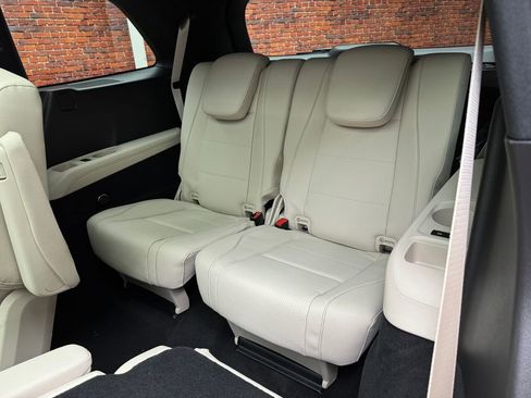 New 2026 Mercedes-Benz GLS 450 4MATIC image 4