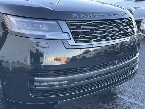 Used 2023 Land Rover Range Rover SE image 8