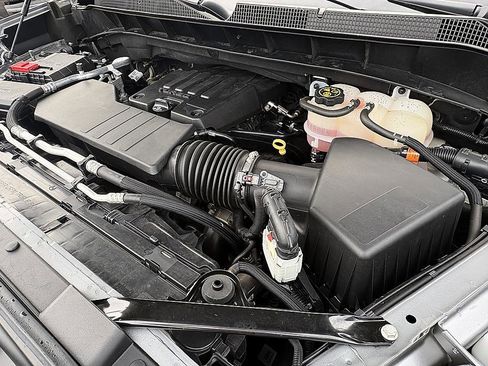 Used 2023 Chevrolet Silverado 1500 LT image 24