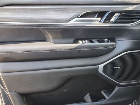 Used 2024 Jeep Wagoneer Series III image 9