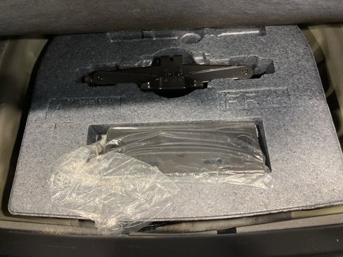 Used 2024 Nissan Altima 2.5 SR w/ SR Premium Package image 29