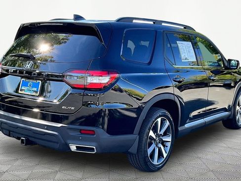 Used 2025 Honda Pilot Elite image 6