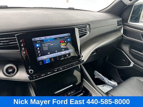 Used 2024 Jeep Wagoneer Series II image 38