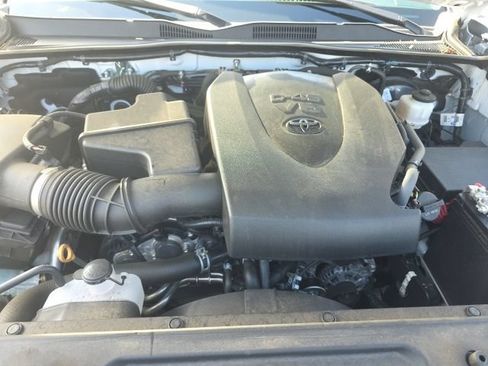 Used 2022 Toyota Tacoma TRD Sport w/ Technology Package AWD/4WD image 30