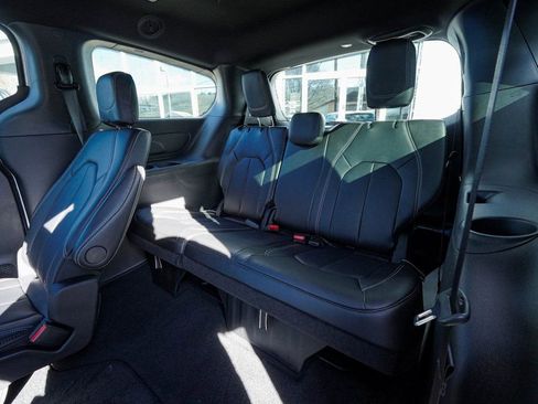 New 2026 Chrysler Pacifica Select image 34