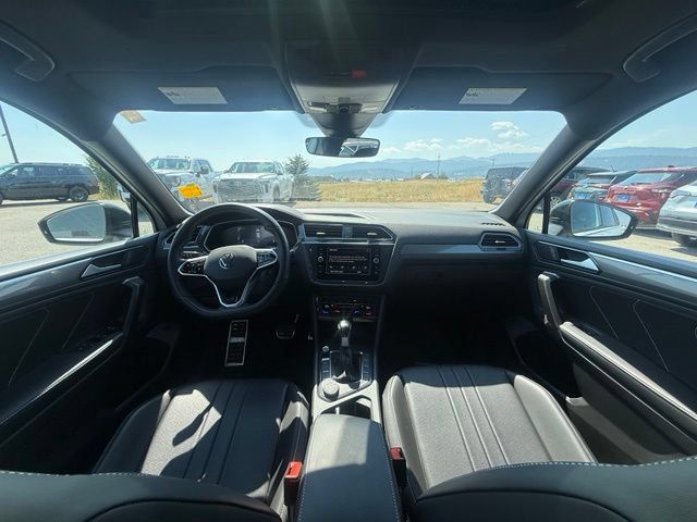 Used 2024 Volkswagen Tiguan SE R-Line AWD/4WD image 15