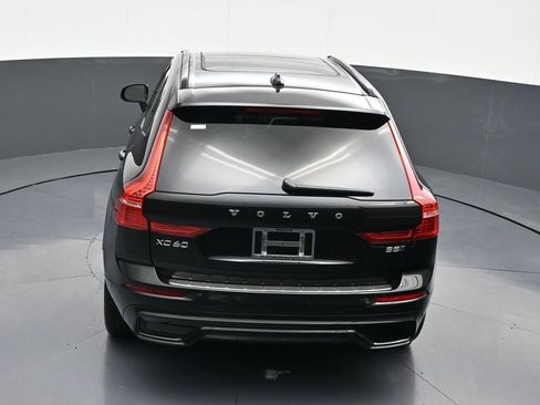 Certified 2022 Volvo XC60 B5 R-Design w/ Advanced Package image 24