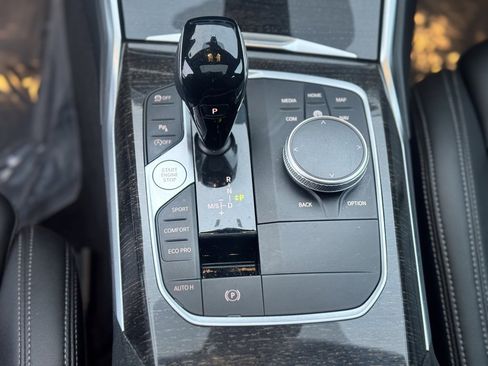 Used 2022 BMW 330i xDrive Sedan w/ Premium Package image 18