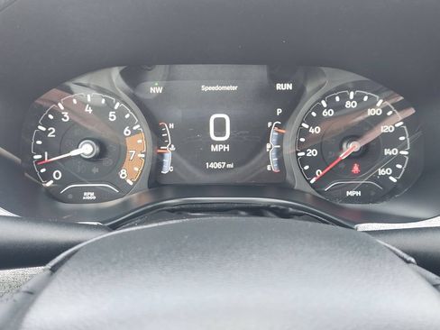 Used 2024 Jeep Compass Latitude AWD/4WD image 17