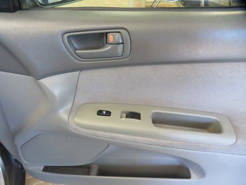 Used 2004 Toyota Camry SE image 24
