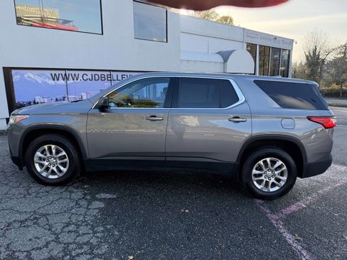 Used 2021 Chevrolet Traverse LS image 5