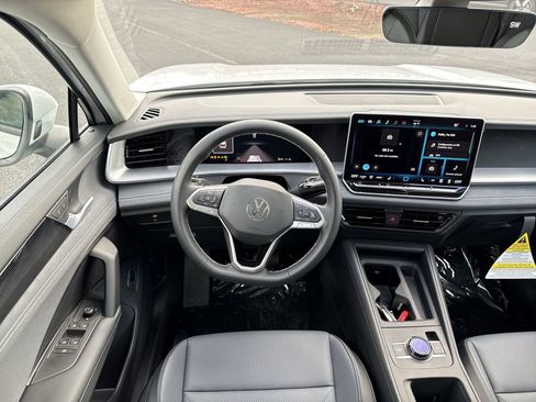 New 2026 Volkswagen Tiguan SE image 14