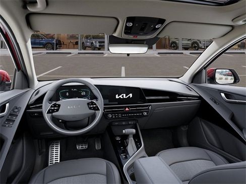 New 2025 Kia Niro EX Touring image 14
