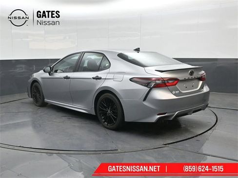 Used 2022 Toyota Camry SE image 8