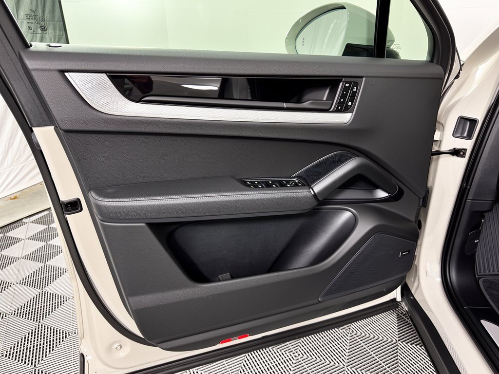 Certified 2026 Porsche Cayenne S AWD/4WD image 14