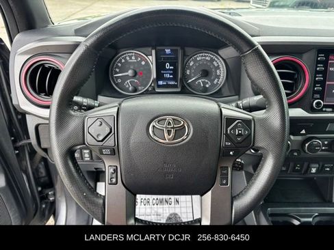 Used 2022 Toyota Tacoma TRD Off-Road w/ Technology Package AWD/4WD image 22