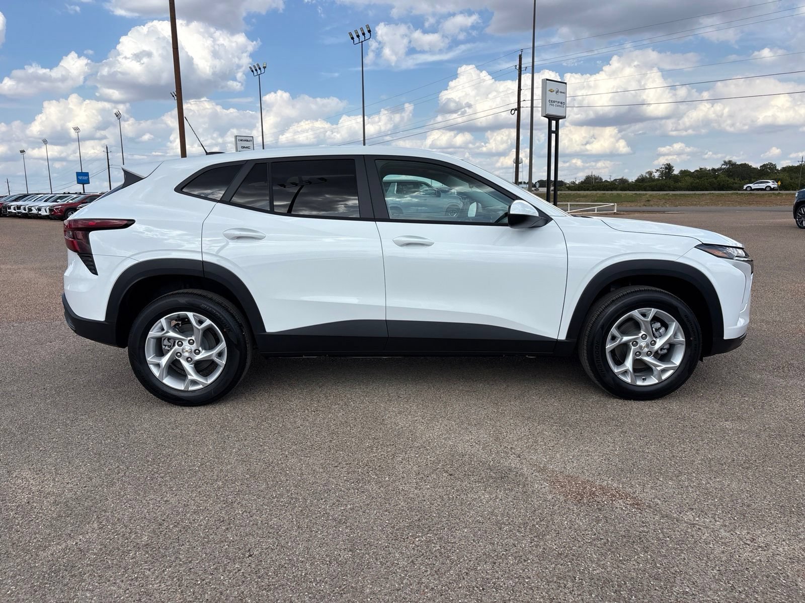 New 2026 Chevrolet Trax LS w/ LS Convenience Package FWD image 7