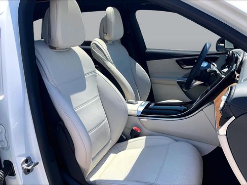 Used 2023 Mercedes-Benz GLC 300 4MATIC image 8