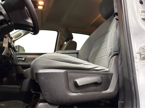 Used 2019 RAM 1500 Classic SLT image 20