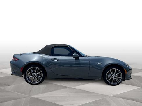 Used 2022 MAZDA MX-5 Miata Grand Touring w/ Weather Package RWD image 9