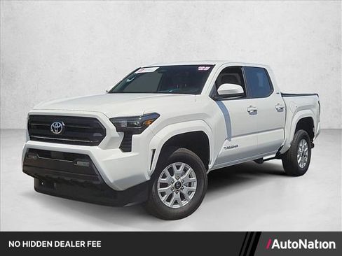 Certified 2025 Toyota Tacoma SR5 AWD/4WD image 1