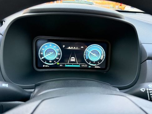 Used 2023 Hyundai Kona SE image 29