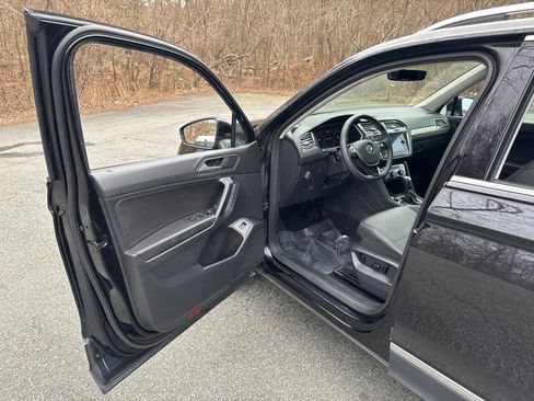 Used 2021 Volkswagen Tiguan SEL image 12