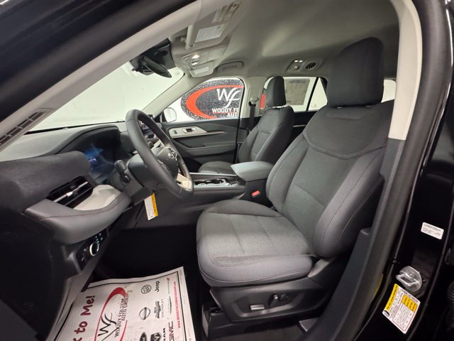 New 2026 Ford Explorer Active RWD image 17