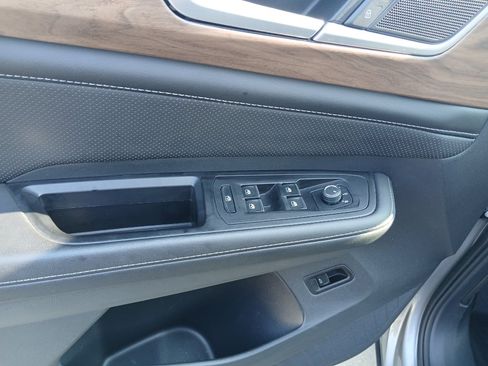 Certified 2025 Volkswagen Atlas SE FWD image 10