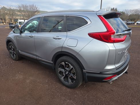 Used 2019 Honda CR-V Touring image 4