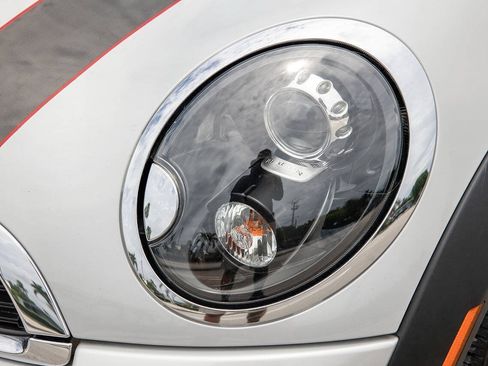 Used 2012 MINI Cooper John Cooper Works w/ Technology Pkg FWD image 19