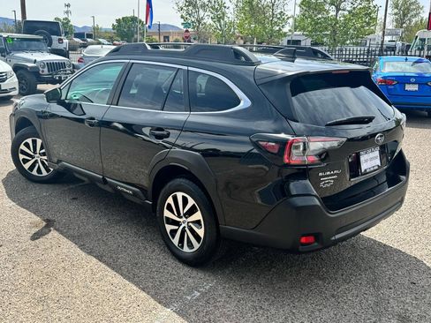 Used 2023 Subaru Outback Premium image 7