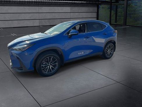 Certified 2025 Lexus NX 250 FWD w/ Accessory Package (Z2) image 4