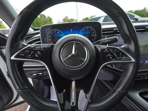 Used 2025 Mercedes-Benz E 350 4MATIC Sedan image 16