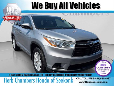 Used 2014 Toyota Highlander LE AWD/4WD image 1