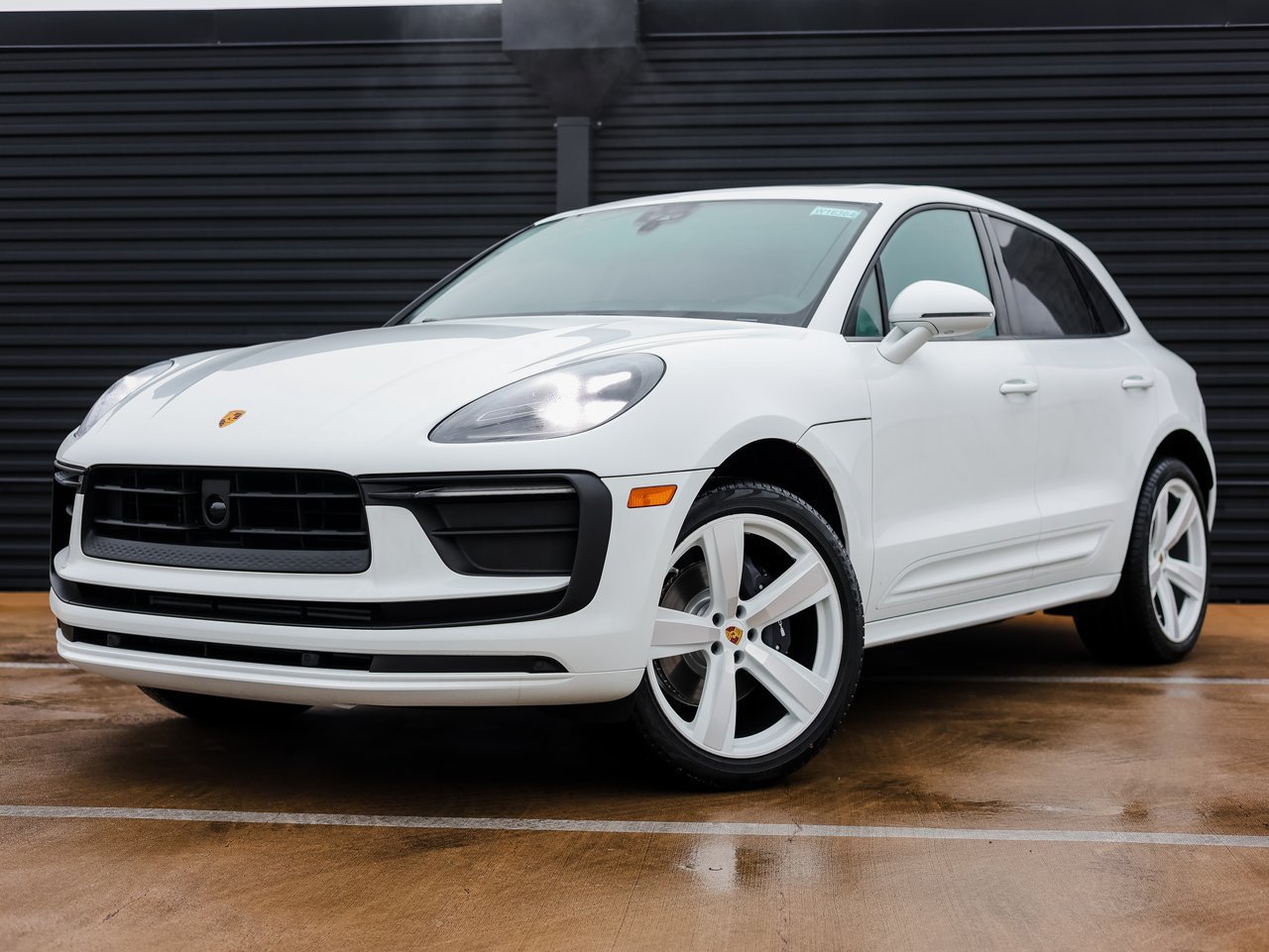 Certified 2026 Porsche Macan AWD/4WD image 1
