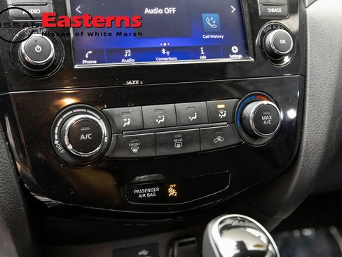 Used 2020 Nissan Rogue Sport S w/ Appearance Package FWD image 19