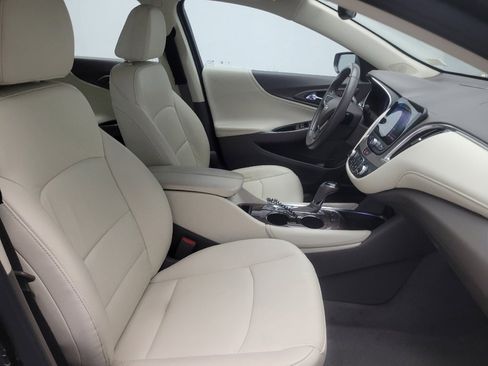 Used 2020 Chevrolet Malibu LT w/ Leather Package FWD image 21