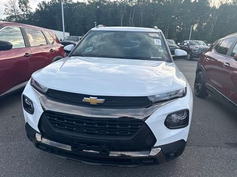 Used 2023 Chevrolet TrailBlazer ACTIV w/ Sun and Liftgate Package AWD/4WD image 3