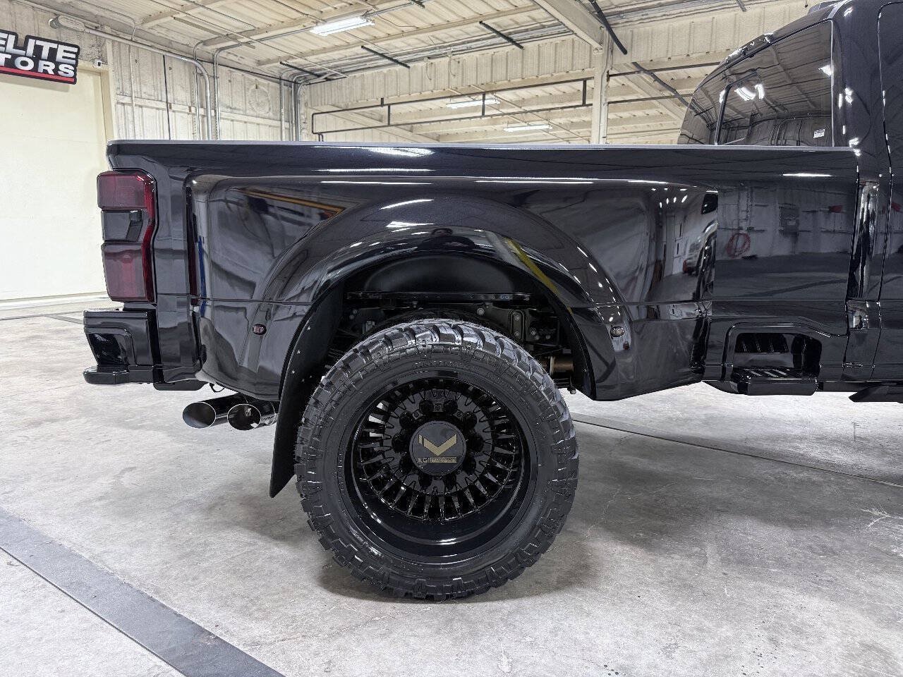 Used 2026 Ford F450 Platinum w/ FX4 Off-Road Package AWD/4WD image 46