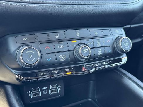 Used 2021 Dodge Durango SXT AWD/4WD image 19