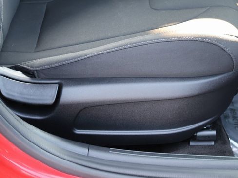 Used 2021 Hyundai Elantra SEL w/ Convenience Package image 11